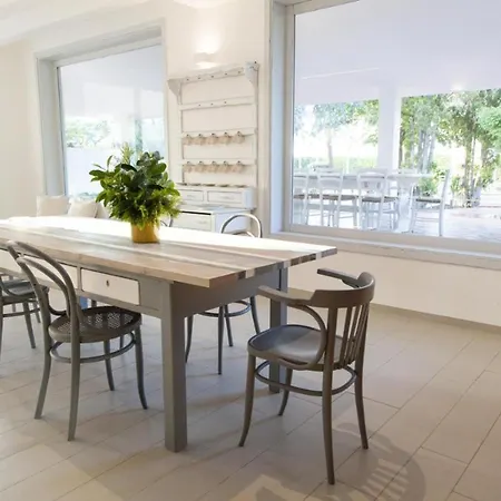 Angela Pool & Suites, Piscina Privata, Giardino, Barbecue, Parcheggio E Wifi Gratuita