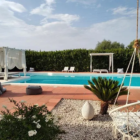 Con Piscina Mozzafiato, Giardino E Barbecue فيلة