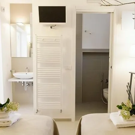 Villa Angela Pool & Suites, Piscina Privata, Giardino, Barbecue, Parcheggio E Wifi Gratuita